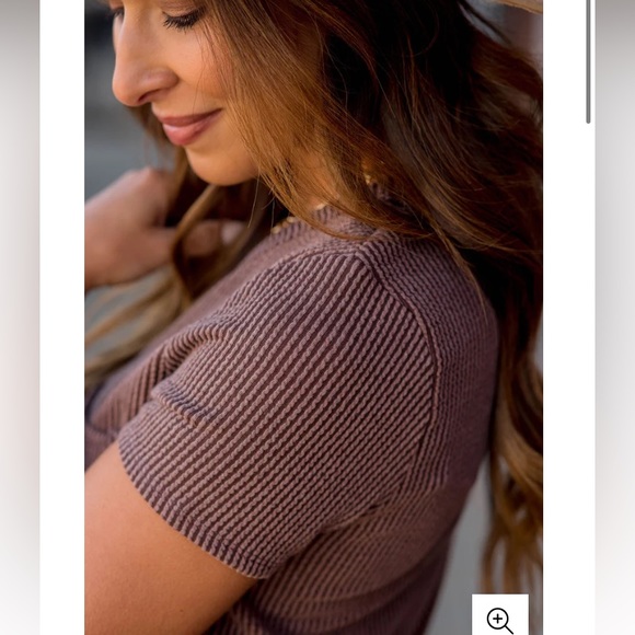 NWT Betsy’s Boutique Shop Large Ribbed Pocket Tee in Mocha - Picture 4 of 5